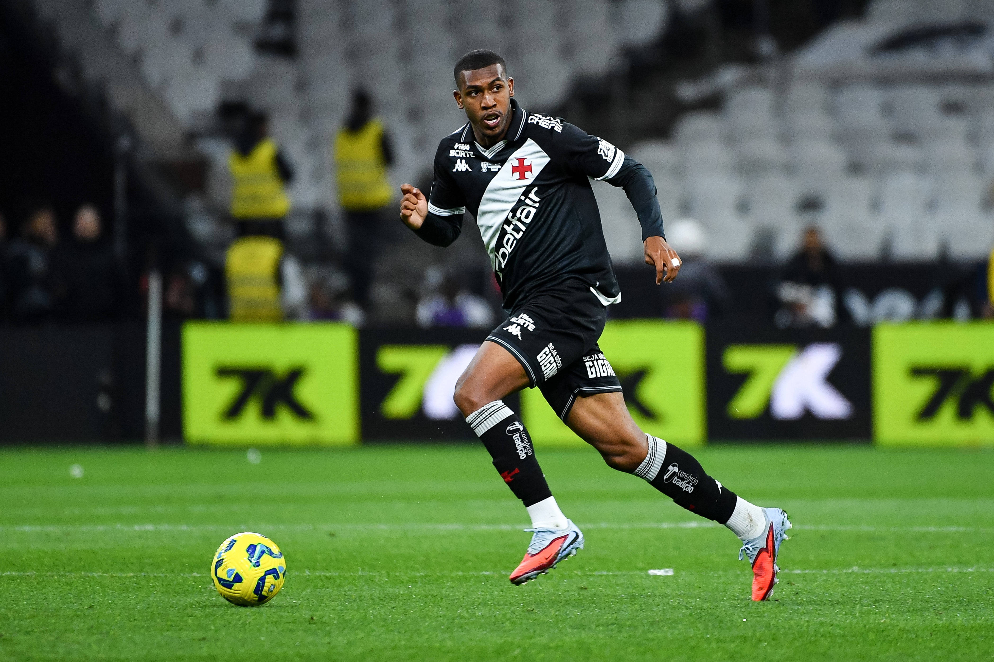 开云体育-记者：伯恩茅斯引进19岁前锋拉扬达成原则性协议，总价约3000万镑