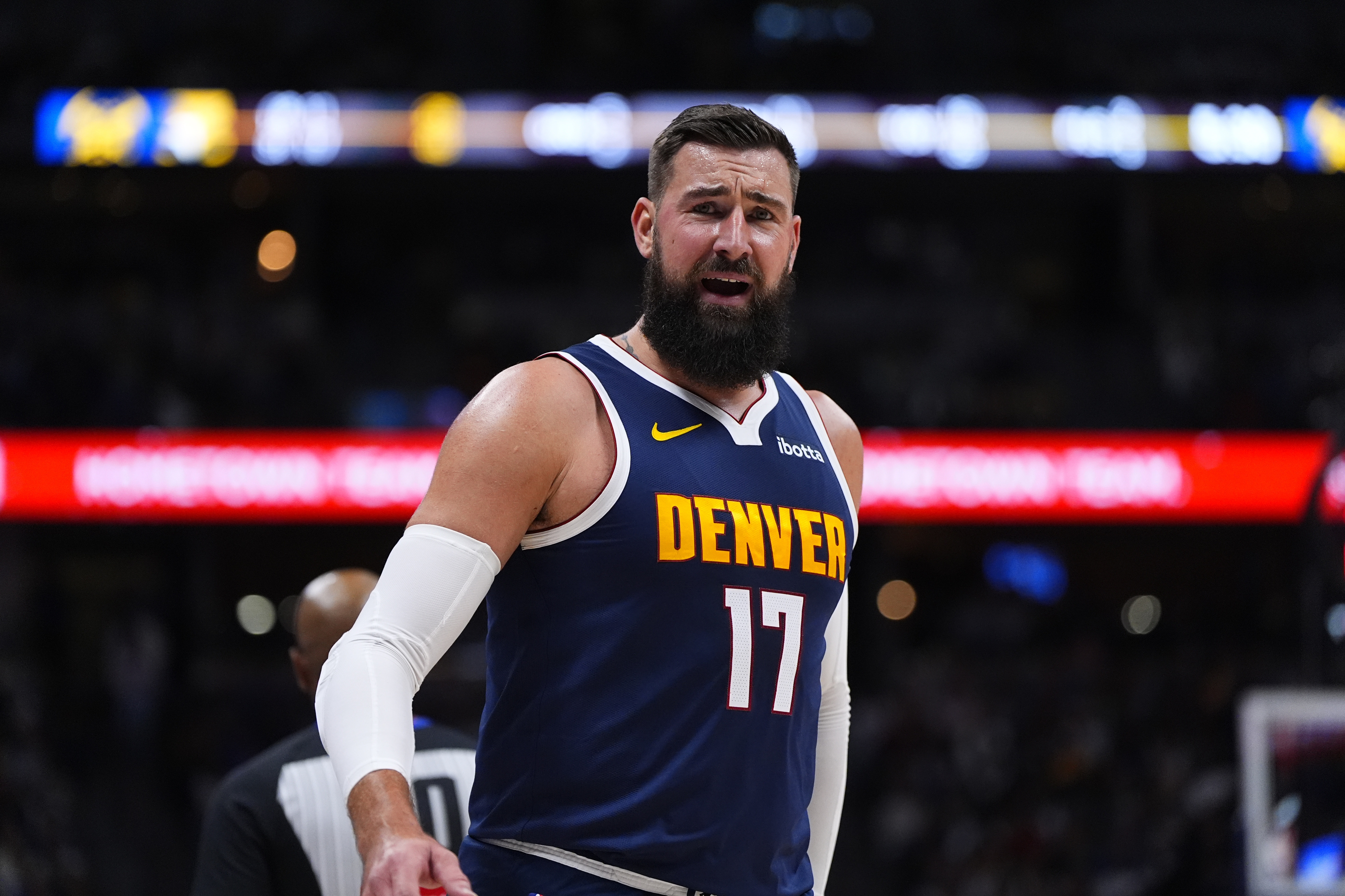 开云体育官网-今天打双塔！瓦兰丘纳斯首发17分钟 6中4&amp;5罚全中拿到13分6板